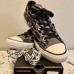 Converse All Star Lo Chuck Taylor’s Grey with Black Velvet Mustaches, WMsize 9